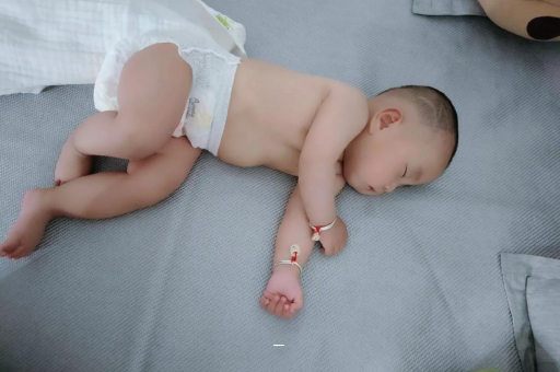 齐河几个月宝宝可以竖抱